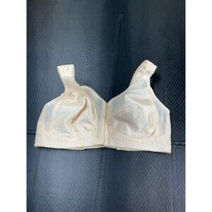 Playtex 18 Hours 40B NWOT Wireless